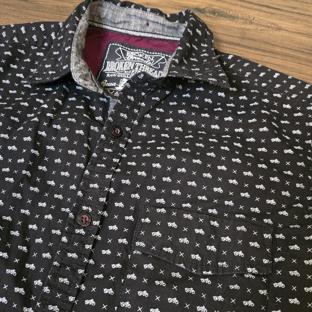 Broken Threads Mens S Black Moto Print Collar Button Up Short Sleeve Shirt‎
